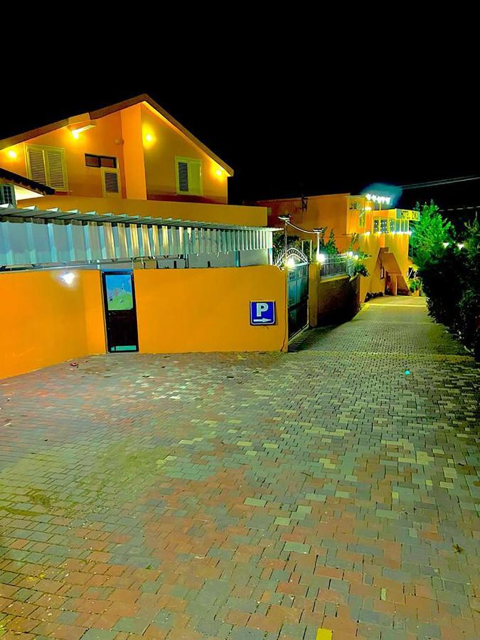 Hotel Ziku Дуррес Экстерьер фото
