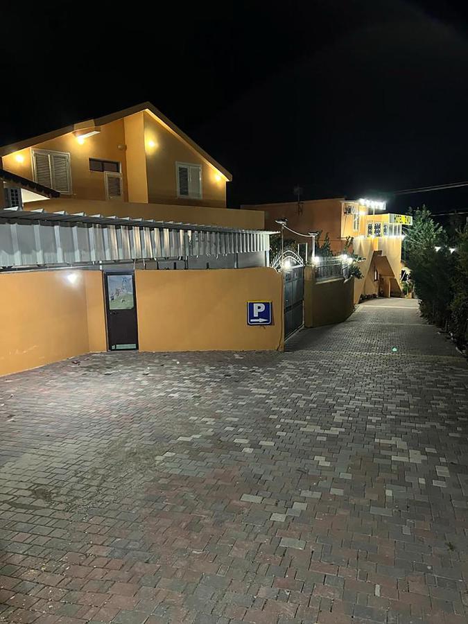 Hotel Ziku Дуррес Экстерьер фото