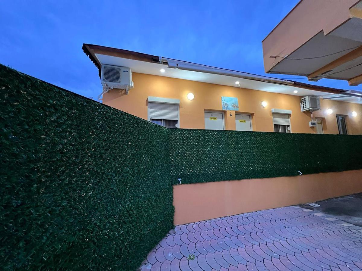 Hotel Ziku Дуррес Экстерьер фото